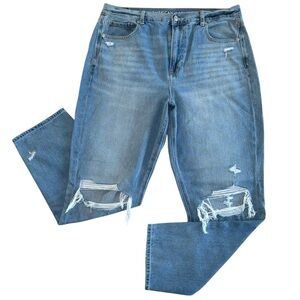 American Eagle Women’s Light Wash Denim Ripped Distressed High Rise Mom Jean